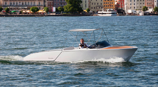 Electric boat from Frauscher