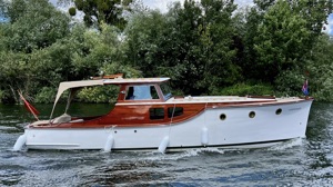 Lockheed classic boat retrofitted with electric propulsion