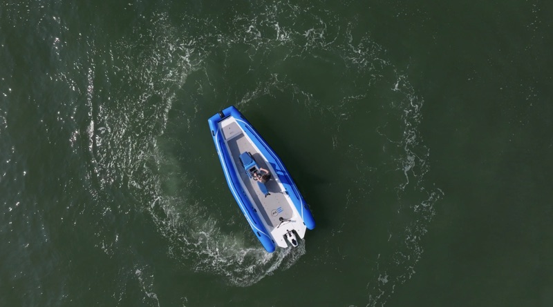 RS Electric Pulse 63 spinning within its own length - aerial photo