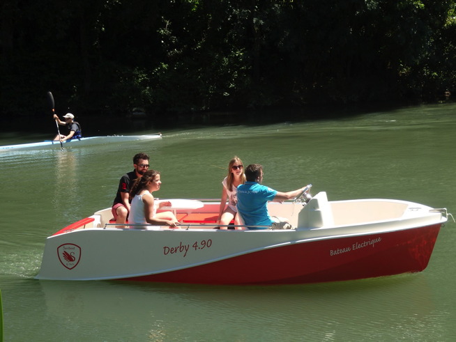 Electric boat from Saviboat