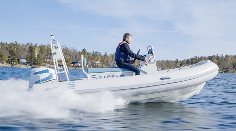 Stream Propulsion RIB boat running on the water